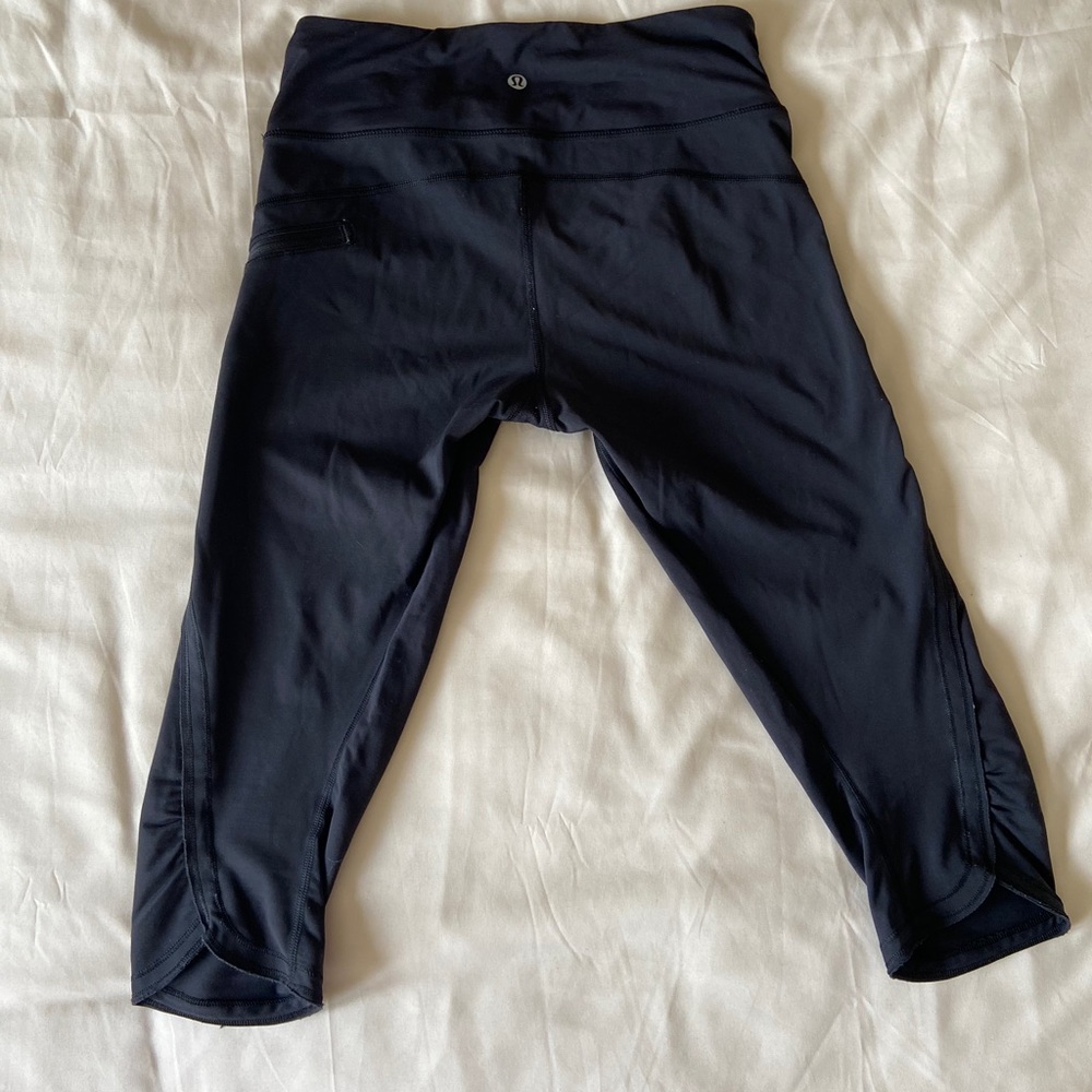 Lululemon Run Top Speed Crop Size 6 - image 3